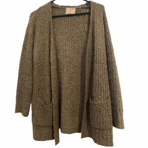 🌸🌷Green cardigan sweater